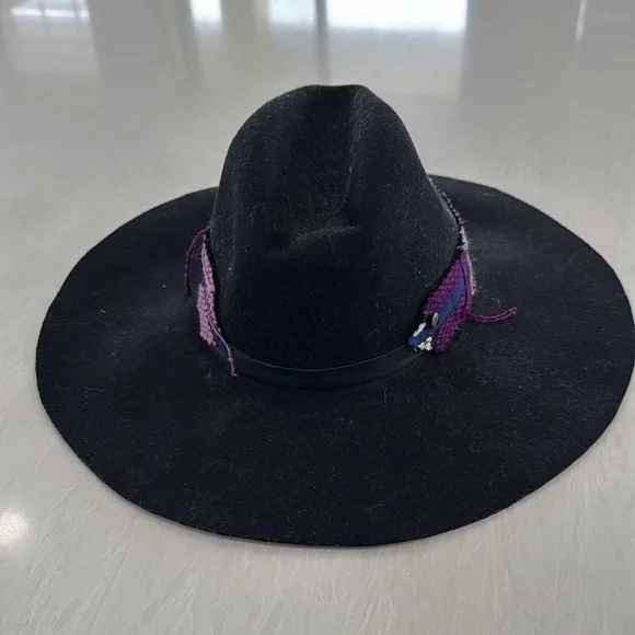 Lovely Bird Felt Black Hat with Multicolor Fray Band OS  display picture 3